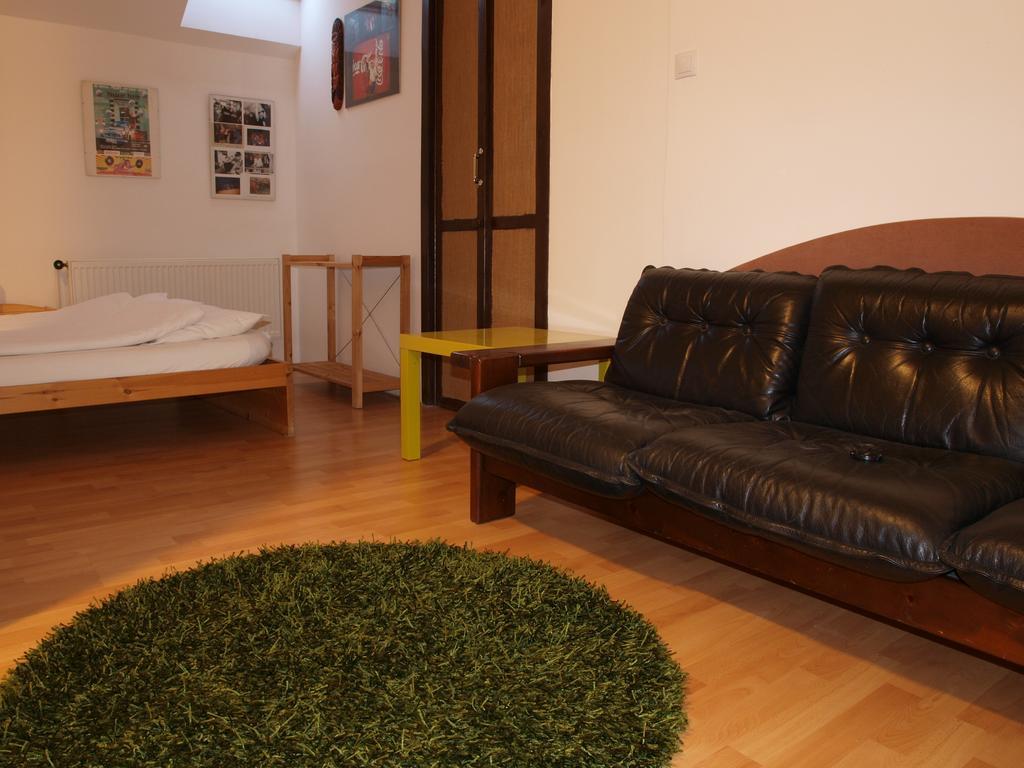 Attic Apartment City Center Praga Zewnętrze zdjęcie